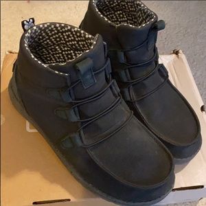 Hey Dude boots size 7